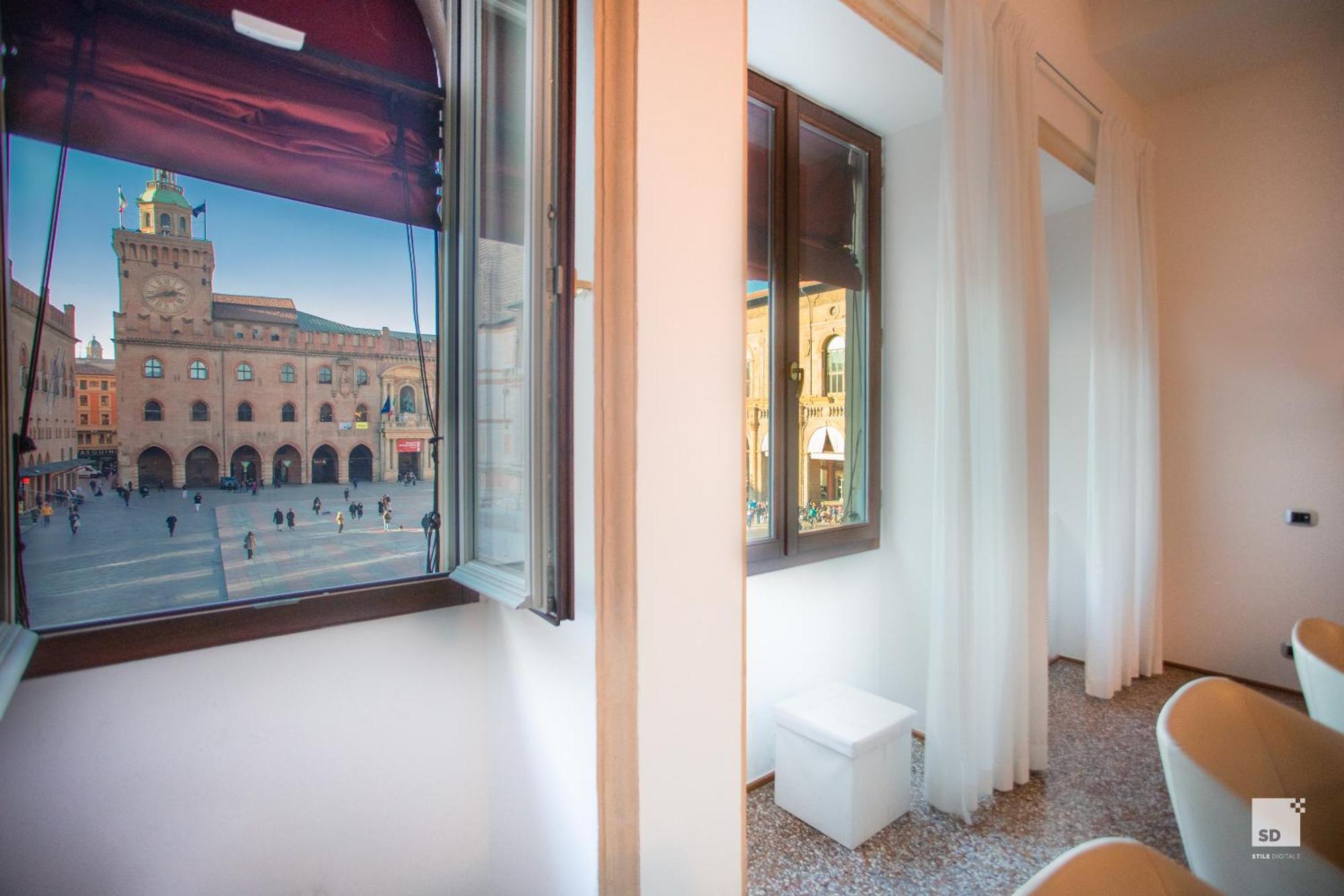 Urbanicooh Garisenda - Piazza Maggiore View Болонья Екстер'єр фото